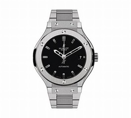Hublot Classic Fusion Matte Black Dial Automatic Titanium Men's Watch 585.NX.1170.NX